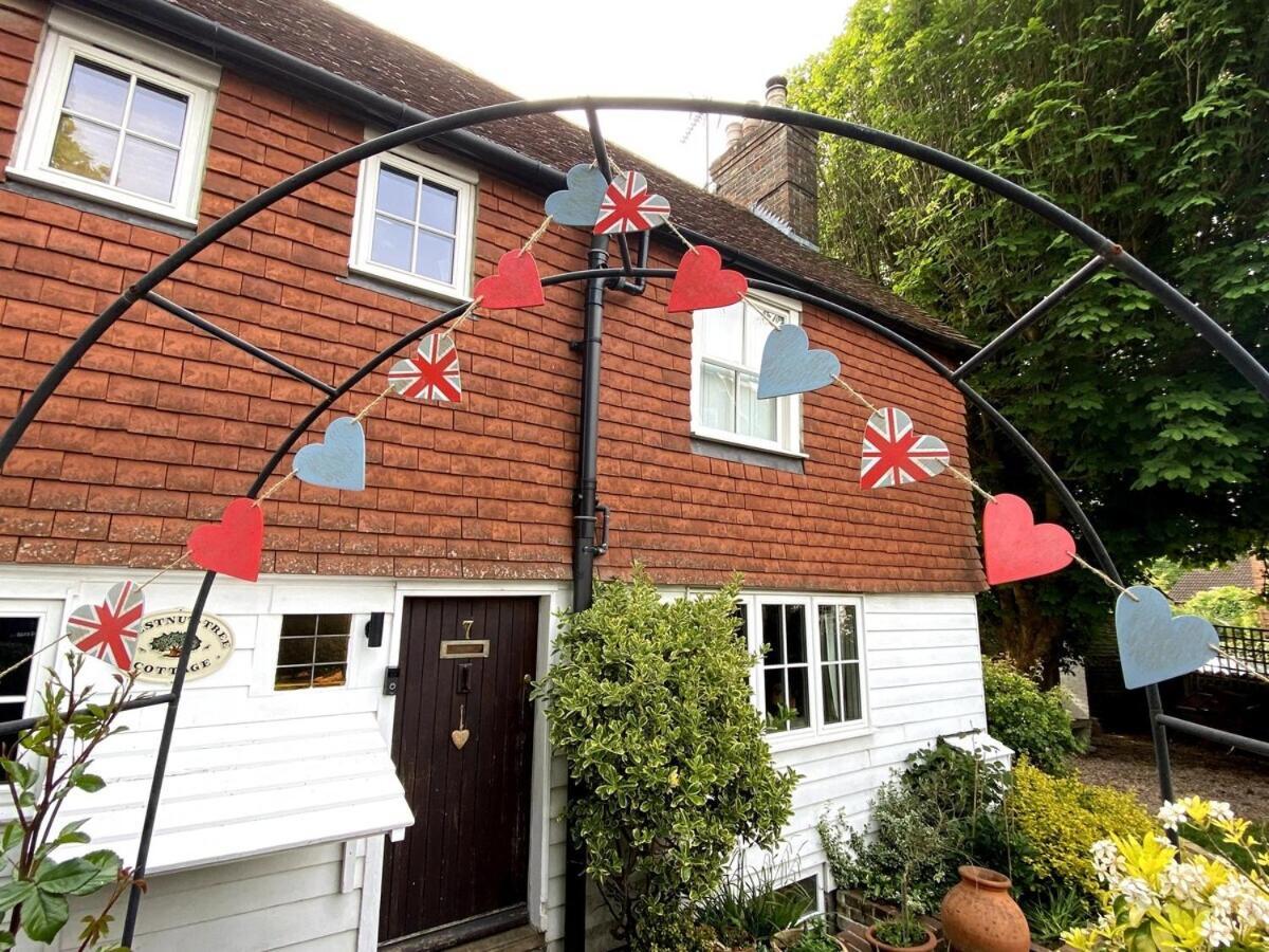 Chestnut Tree Cottage, 7 High Street 아르딩리 외부 사진