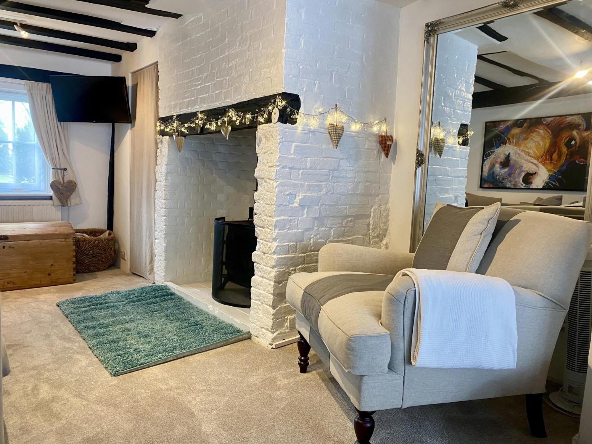 Chestnut Tree Cottage, 7 High Street 아르딩리 객실 사진