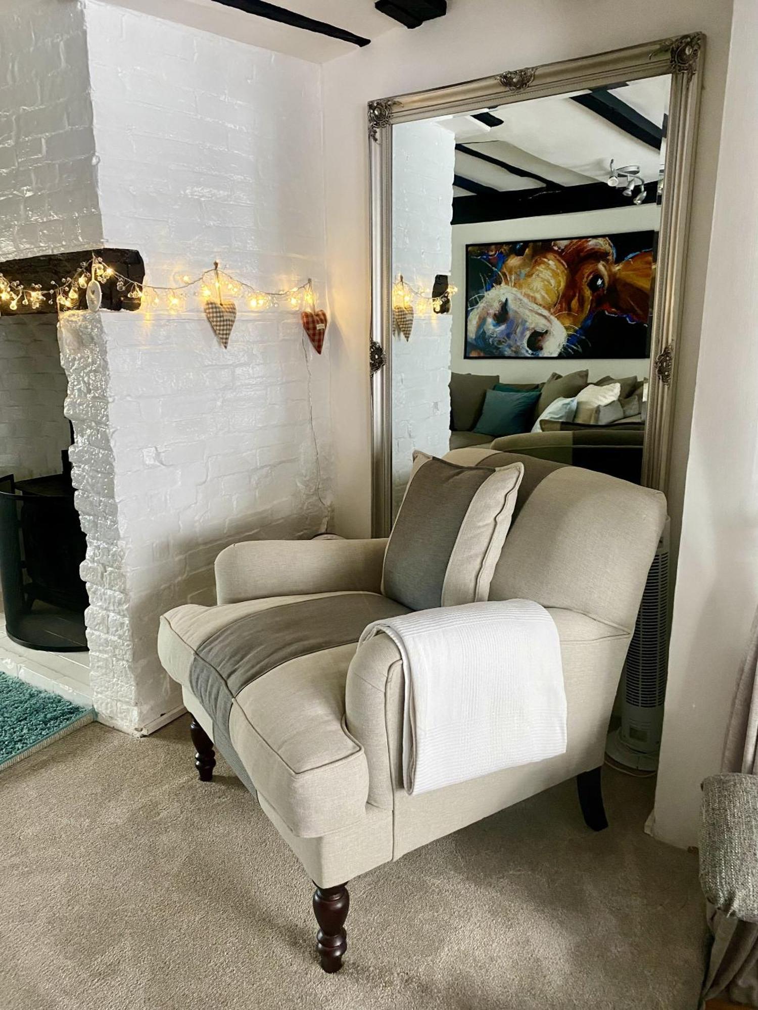 Chestnut Tree Cottage, 7 High Street 아르딩리 객실 사진