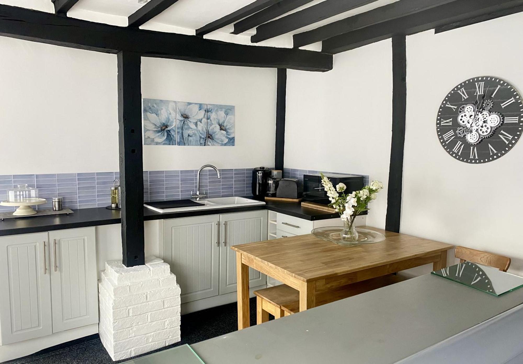 Chestnut Tree Cottage, 7 High Street 아르딩리 객실 사진