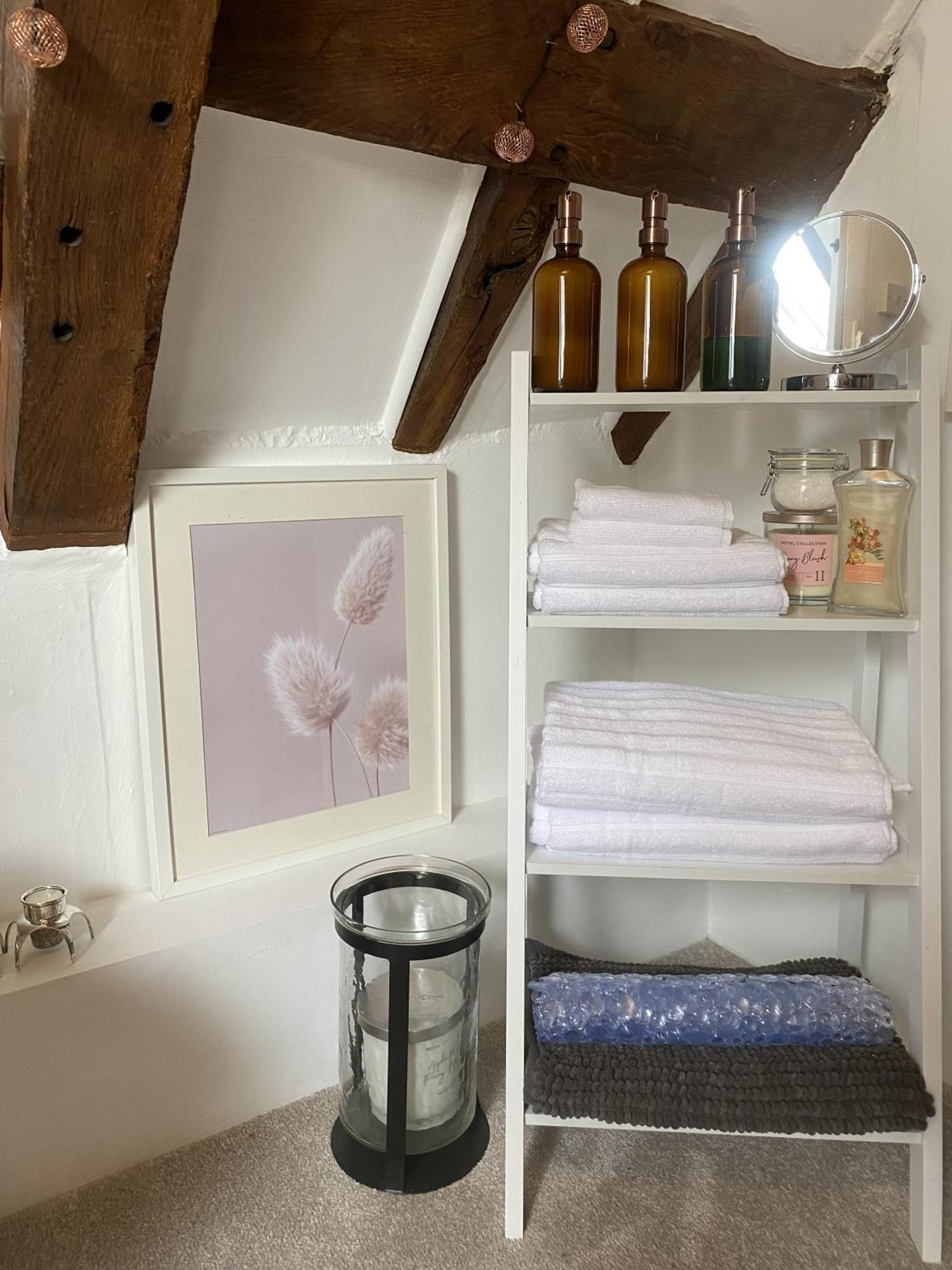 Chestnut Tree Cottage, 7 High Street 아르딩리 객실 사진